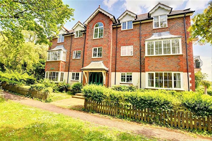 1 Bedroom Apartment For Sale In Baybrook, Maidenhead Road, Cookham, Maidenhead, Berkshire, SL6