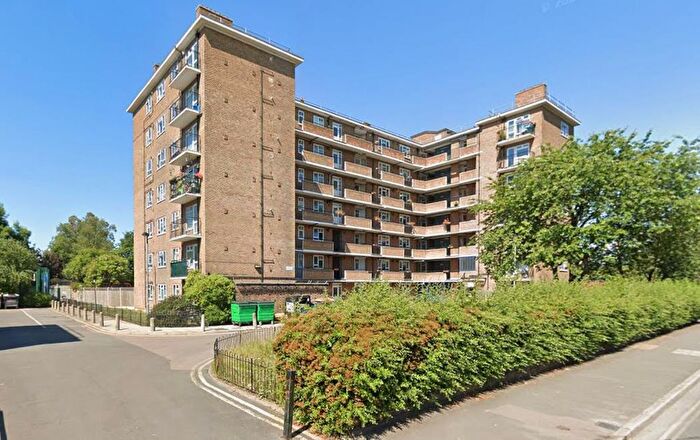 3 Bedroom Flat To Rent In Lordship Road, London, N16