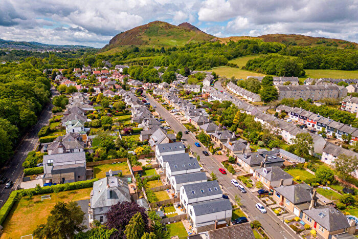 4 Bedroom Town House For Sale In Meadowfield Terrace, EH8