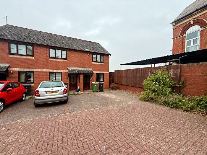 2 Bedroom End Of Terrace House To Rent In Byfield Rise, Worcester, WR5