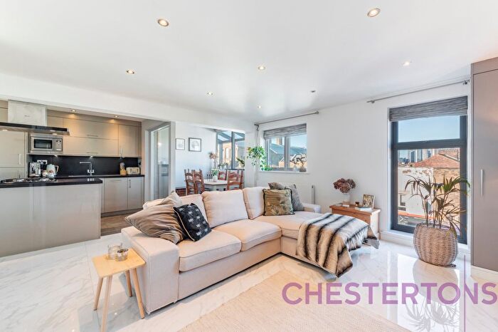 3 Bedroom Flat To Rent In Cygnet House, Woodland Crescent, SE10