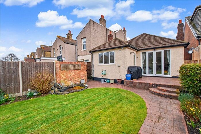 2 Bedroom Bungalow For Sale In Dallin Road, Bexleyheath, DA6