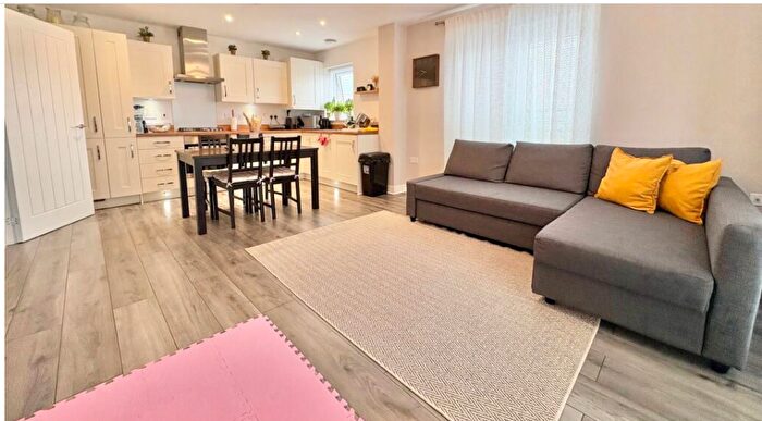 2 Bedroom Apartment For Sale In St Vincent Avenue, Bletchley, Milton Keynes, Buckinghamshire, MK3