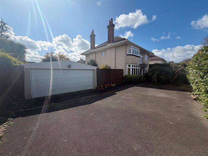 4 Bedroom Detached House For Sale In Iddesleigh Road, Bournemouth, BH3