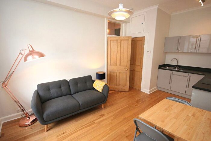 1 Bedroom Flat To Rent In Dean Street, Edinburgh, EH4