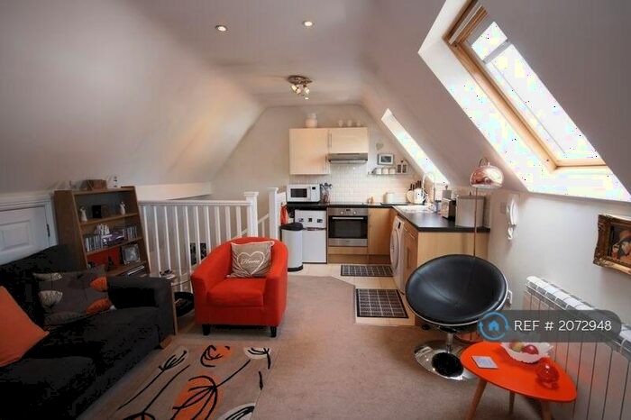 1 Bedroom Flat To Rent In Somerford Road, Christchurch, BH23