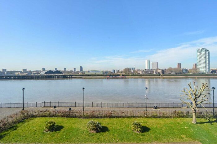 1 Bedroom Flat To Rent In Ferguson Close, Docklands, London, E14