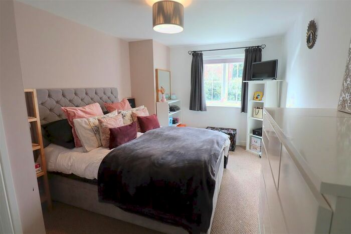 2 Bedroom Flat To Rent In Sunnymill Drive, Sandbach, CW11