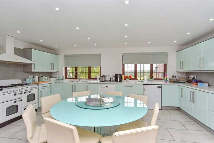 4 Bedroom Detached House For Sale In Eastling Road, Ospringe, Faversham, Kent, ME13