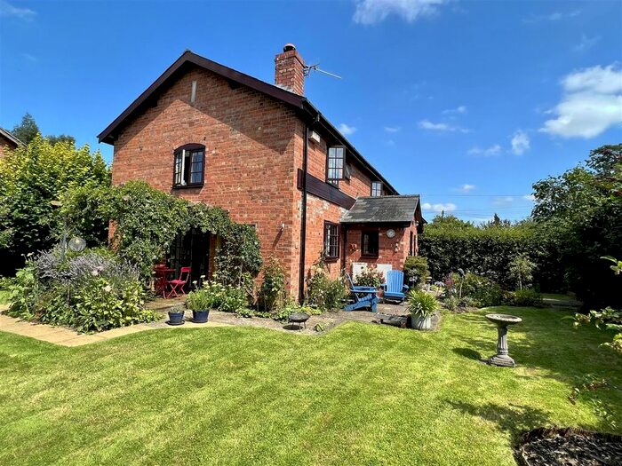 3 Bedroom Cottage For Sale In Half Key, Malvern, WR14