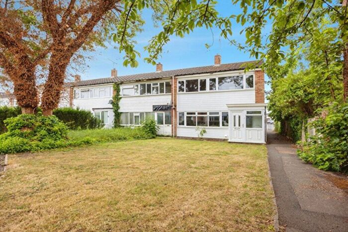 3 Bedroom End Of Terrace House For Sale In Priors Croft, Woking, Surrey, GU22