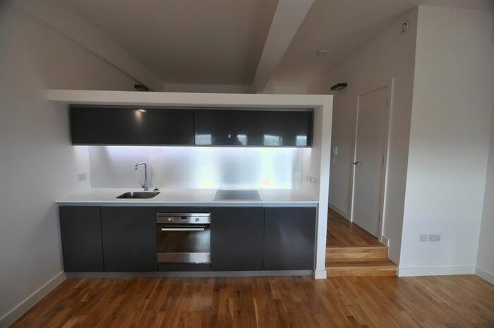 1 Bedroom Flat To Rent In Lilycroft Road, Bradford, BD9