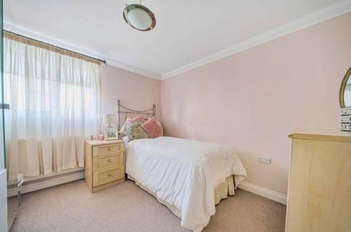 2 Bedroom Flat For Sale In Holland Road, Plymstock, Plymouth, Devon, PL9