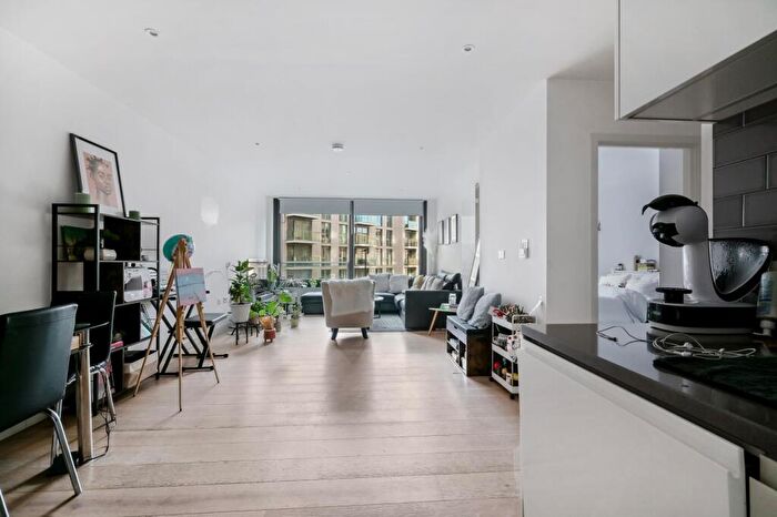 2 Bedroom Apartment For Sale In Summerston House, Starboard Way, E16