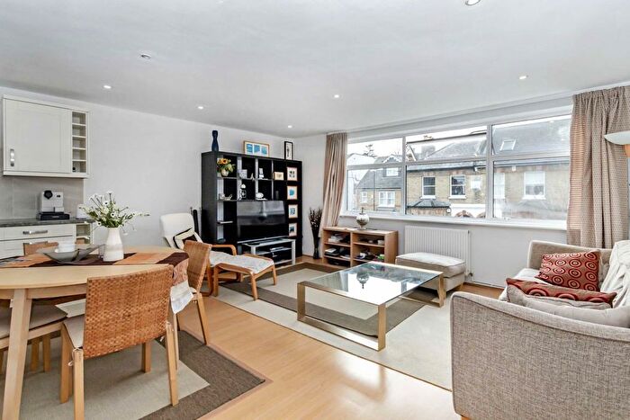 2 Bedroom Flat To Rent In Graham Road, Wimbledon, SW19