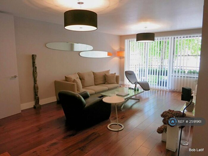 2 Bedroom Flat To Rent In Darwin Court, London, NW1