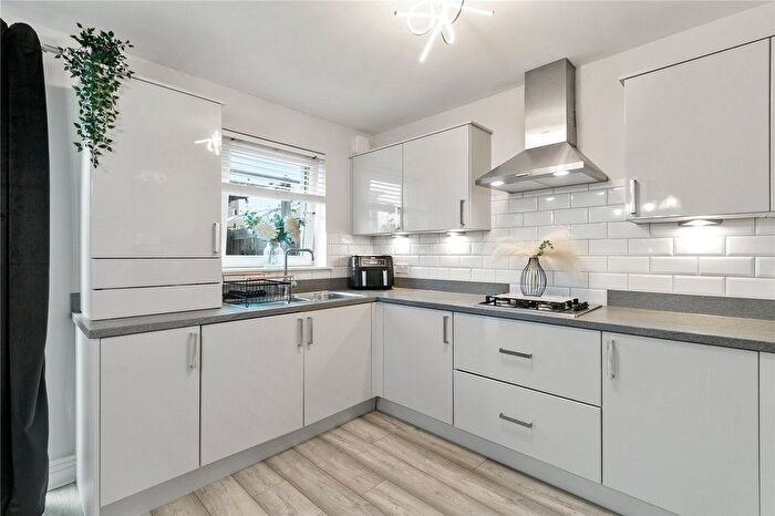 3 Bedroom Terraced House For Sale In Castlegate Lane, Dumbarton, G82