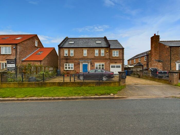 6 Bedroom Detached House For Sale In Hillam Road, Gateforth, Selby, YO8