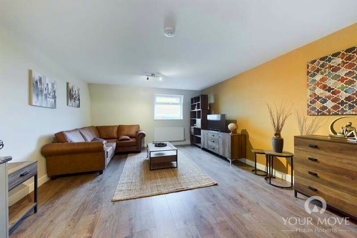 1 Bedroom Flat To Rent In Station Road, Kettering, NN15