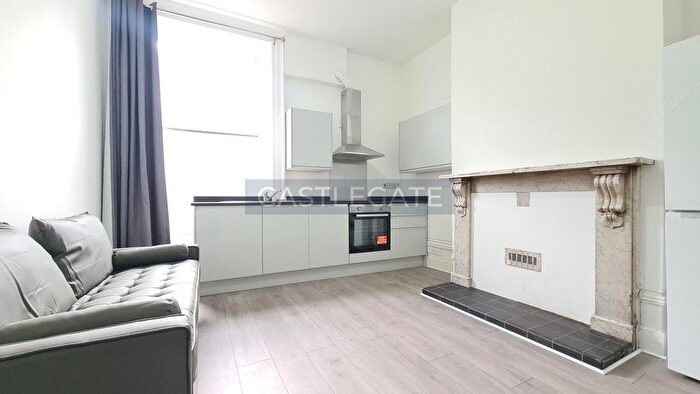 1 Bedroom Flat To Rent In Market Place, Huddersfield Town Centre, HD1