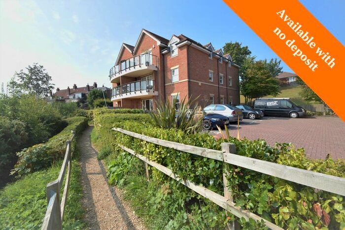 2 Bedroom Flat To Rent In Lukes Close, Hamble, Southampton, SO31