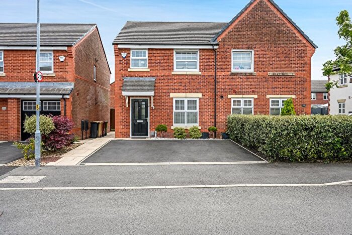 3 Bedroom Semi-Detached House For Sale In Cotton Meadows, Bolton, BL1