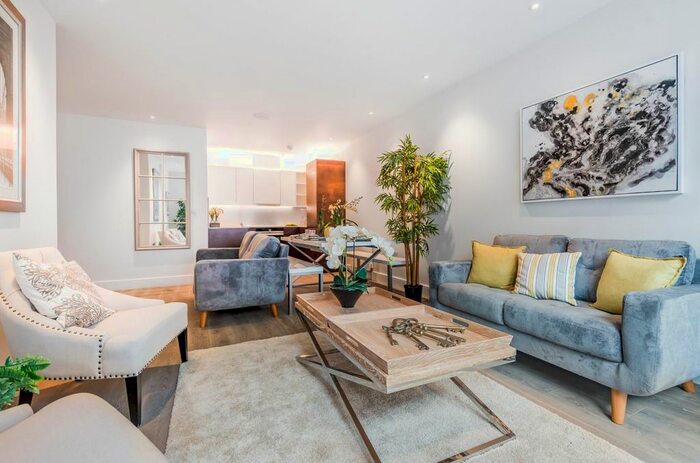 2 Bedroom Flat To Rent In Berwick Close, London, W13