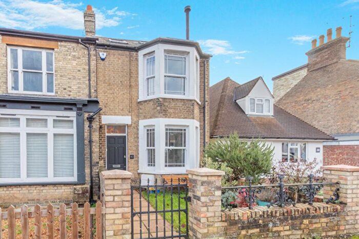 4 Bedroom End Of Terrace House For Sale In Richmond Road, Cambridge, Cambridgeshire, CB4
