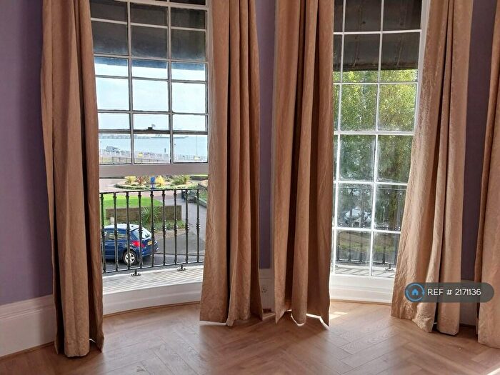 2 Bedroom Flat To Rent In Camden Crescent, Dover, CT16