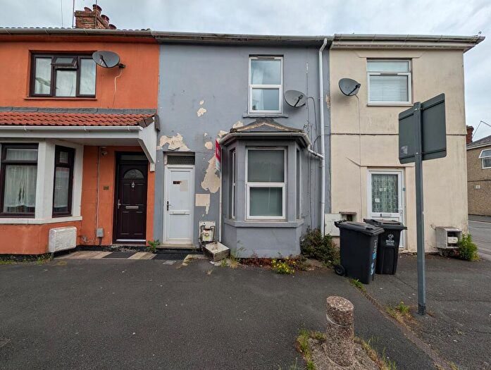 3 Bedroom Terraced House For Sale In Haydon Street, Swindon, Wiltshire, SN1