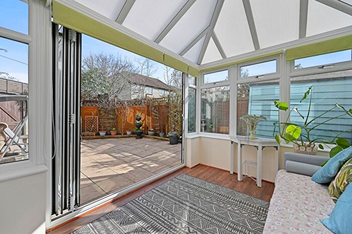 1 Bedroom Semi Detached House For Sale In Rabournmead Drive, Northolt, UB5