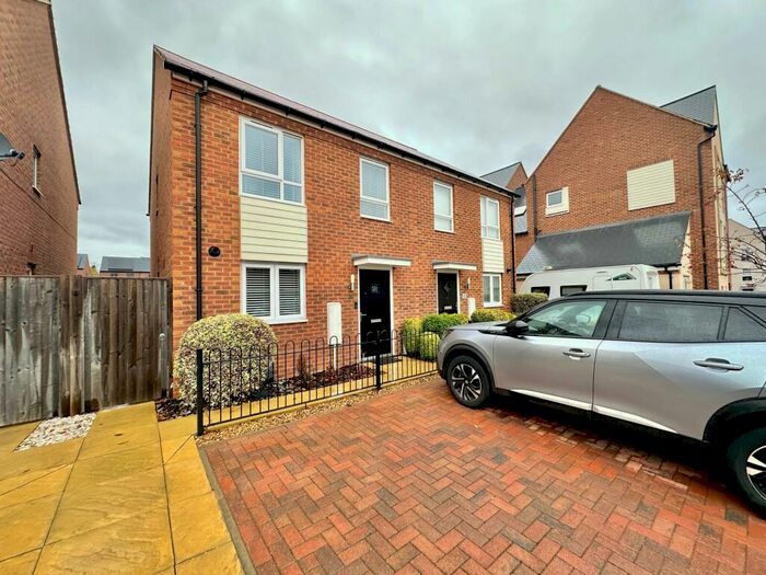 3 Bedroom Semi-Detached House To Rent In Simford Way, Whitehouse, MK8