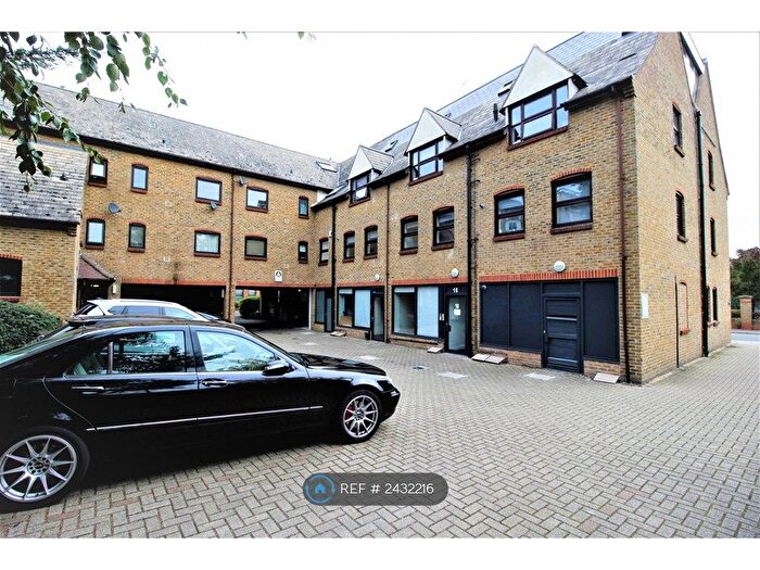 1 Bedroom Flat To Rent In Glebe Road, Chelmsford, CM1