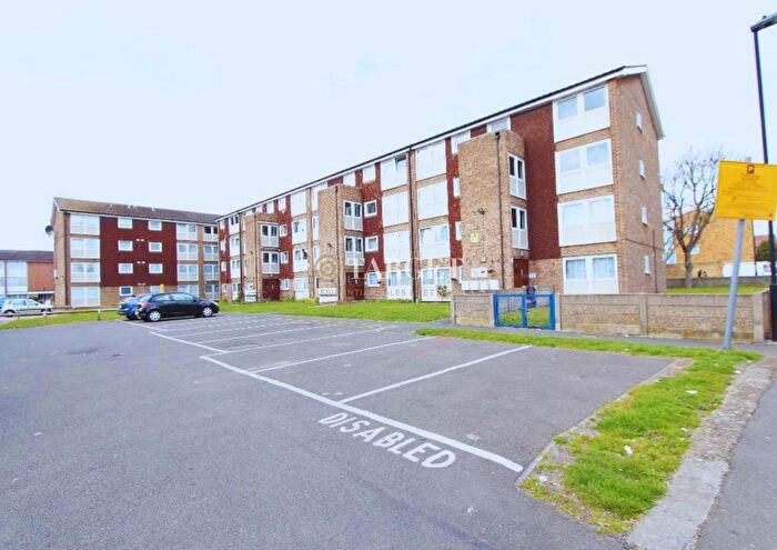 2 Bedroom Flat To Rent In Lansdowne Road, London, N17