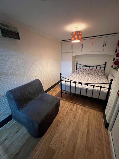 Studio To Rent In Townfield Road, Hayes, UB3