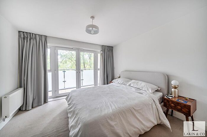 2 Bedroom Flat For Sale In Perkins Gardens, Ickenham, UB10