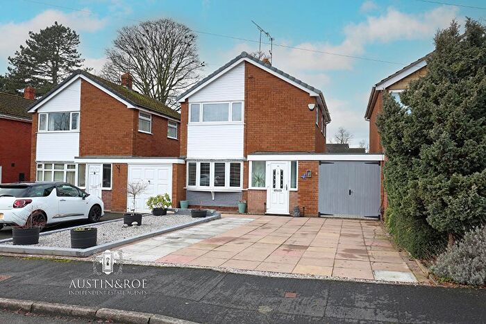 3 Bedroom Link Detached House For Sale In Grange Road, Stone, Staffs, Staffs, ST15