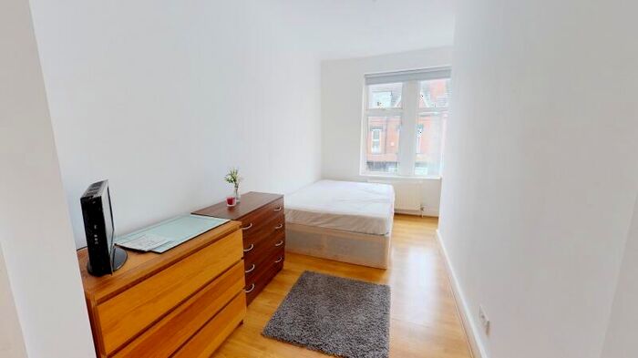 8 Bedroom Terraced House To Rent In Winston Gardens, Headingley, Leeds, LS6