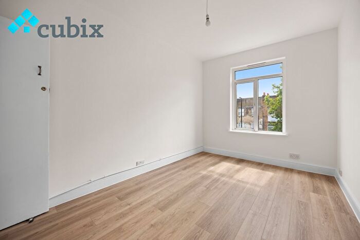 2 Bedroom Flat To Rent In Old Kent Road A, London, SE1