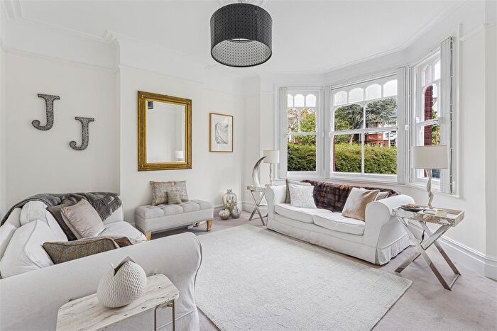 1 Bedroom Maisonette For Sale In Durham Road, West Wimbledon, SW20