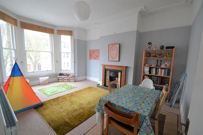 2 Bedroom Flat To Rent In Tisbury Road, Hove, East Sussex, BN3