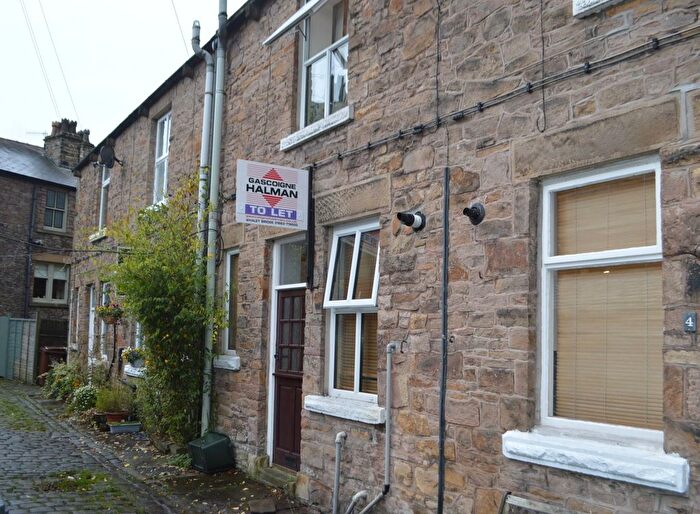 2 Bedroom Terraced House To Rent In The Owlers, Whaley Bridge, High Peak, SK23