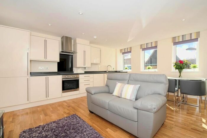 1 Bedroom Flat To Rent In Newbury, Berkshire, RG14