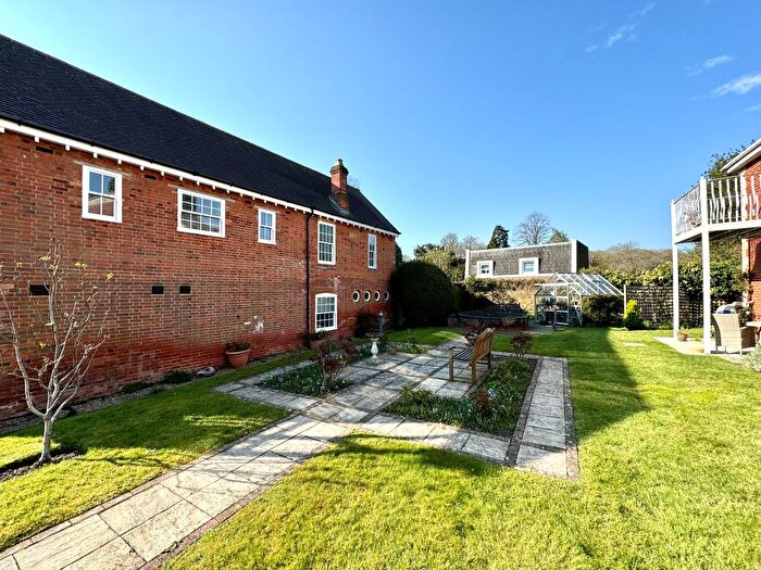 1 Bedroom Flat For Sale In Cedar Lodge, Hartley Wintney, RG27