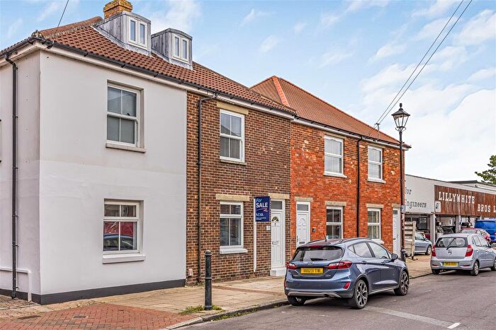 2 Bedroom Flat For Sale In Queen Street, Emsworth, PO10