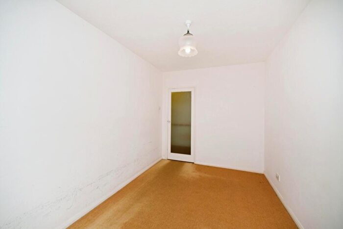 2 Bedroom Flat For Sale In Westbrook, Lustrells Vale, Saltdean, Brighton, BN2