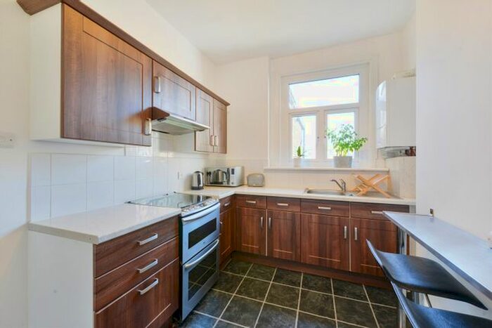 2 Bedroom Flat To Rent In Wilton Road, Colliers Wood, SW19