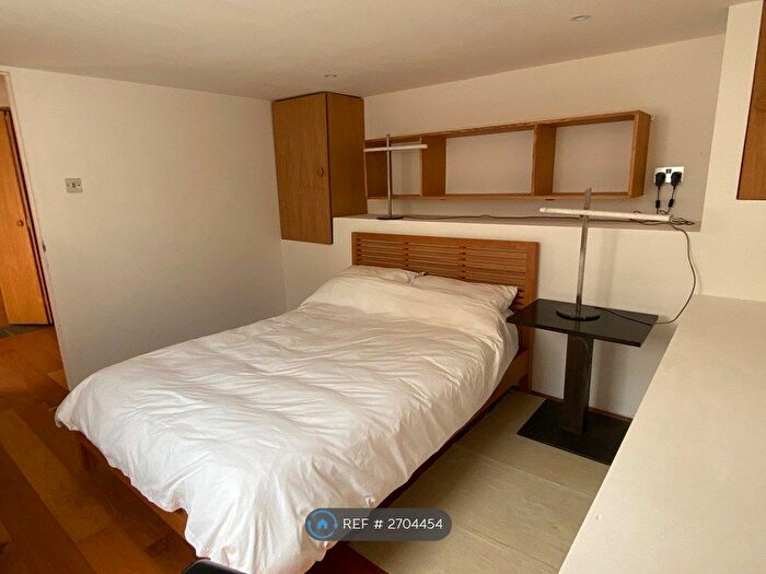 1 Bedroom Flat To Rent In Eagle Road, Bath, BA1