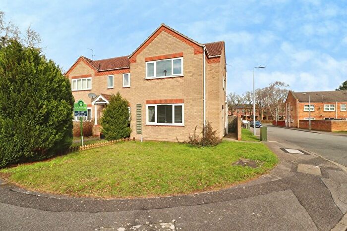 2 Bedroom End Of Terrace House For Sale In Sixfield Close, Lincoln, LN6