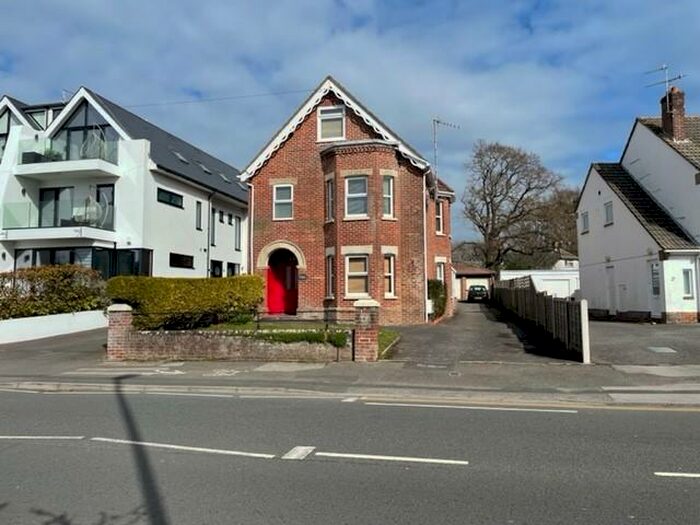 2 Bedroom Flat To Rent In Lilliput, BH14